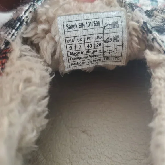 SOLD Sanuk Fur Lined Slip-on Shoes Coloful Women's Size 9 - Picture 9 of 9